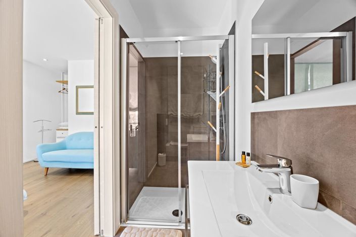 Image No.20-3 Bed Property for sale