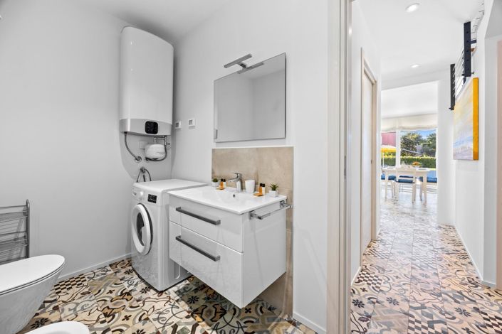 Image No.9-3 Bed Property for sale
