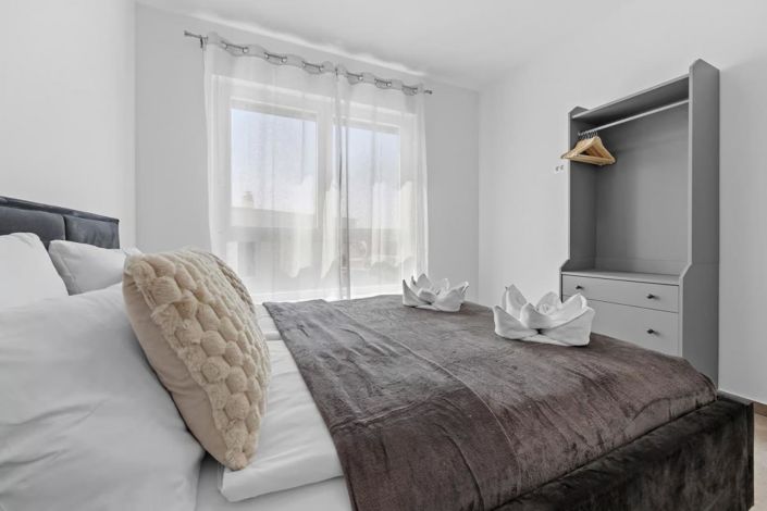Image No.19-2 Bed Property for sale