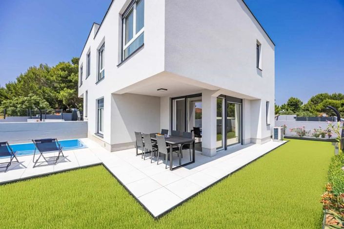 Image No.3-2 Bed Property for sale