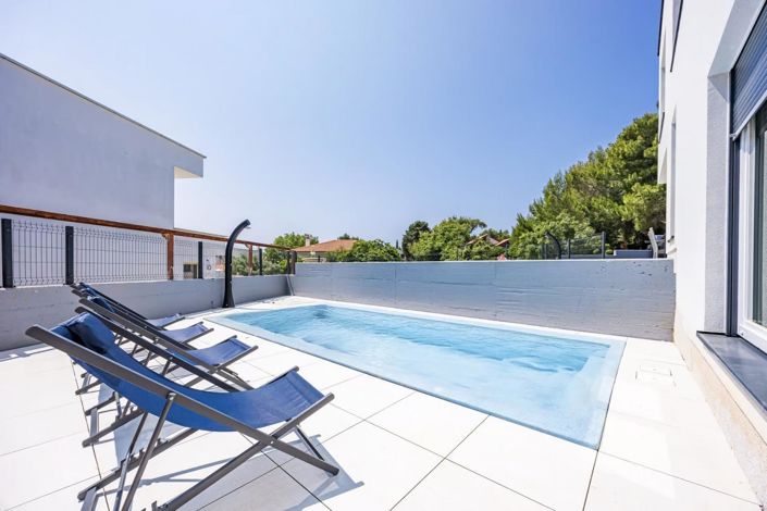 Image No.4-2 Bed Property for sale