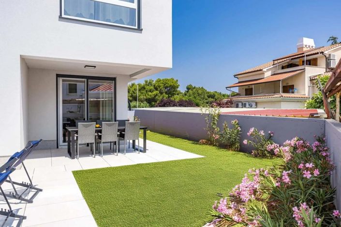 Image No.6-2 Bed Property for sale