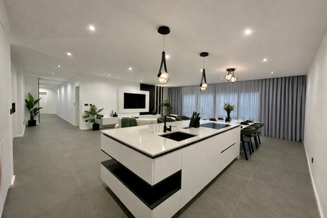 Image No.13-3 Bed Property for sale