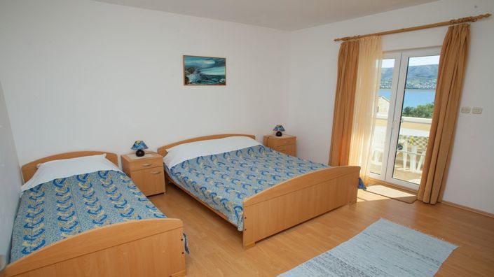 Image No.13-13 Bed Property for sale