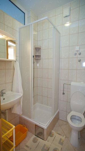Image No.17-13 Bed Property for sale