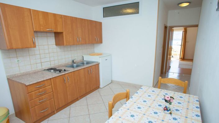 Image No.18-13 Bed Property for sale
