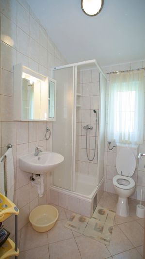 Image No.24-13 Bed Property for sale