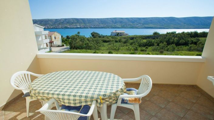 Image No.7-13 Bed Property for sale