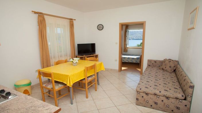 Image No.8-13 Bed Property for sale