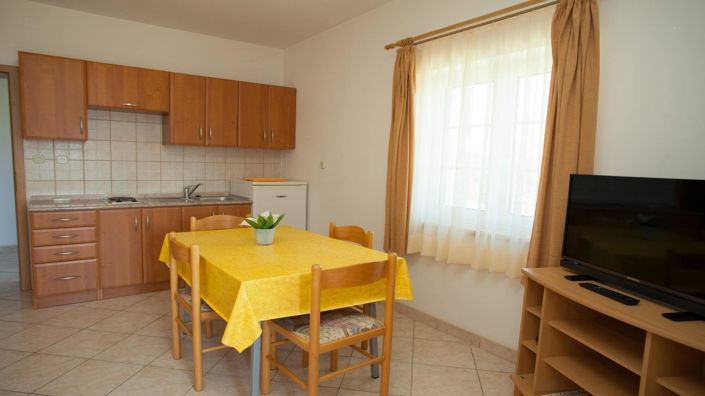 Image No.9-13 Bed Property for sale