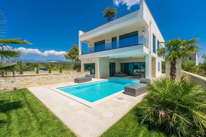 Image No.3-3 Bed Property for sale