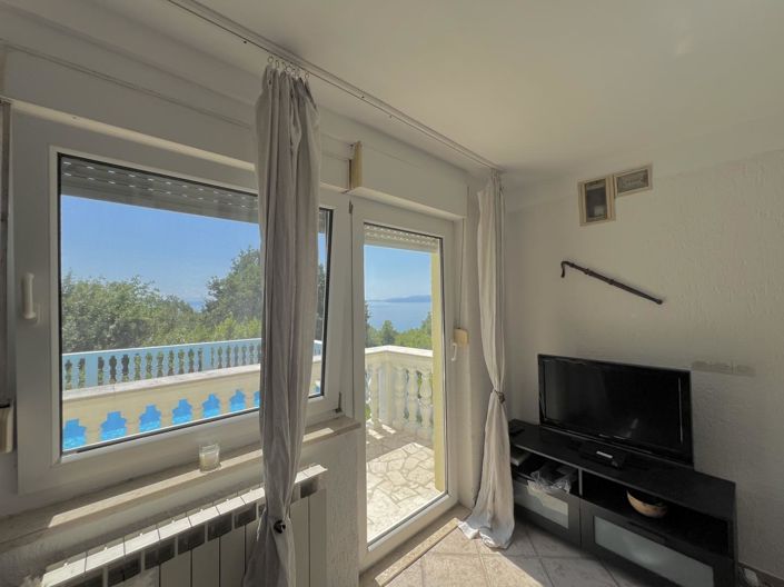 Image No.3-3 Bed Property for sale