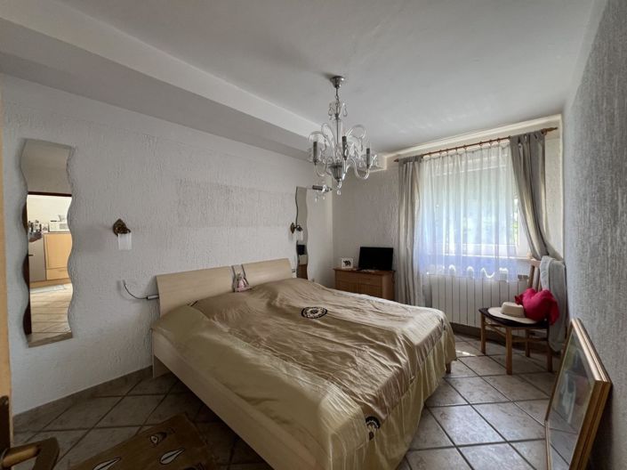 Image No.4-3 Bed Property for sale