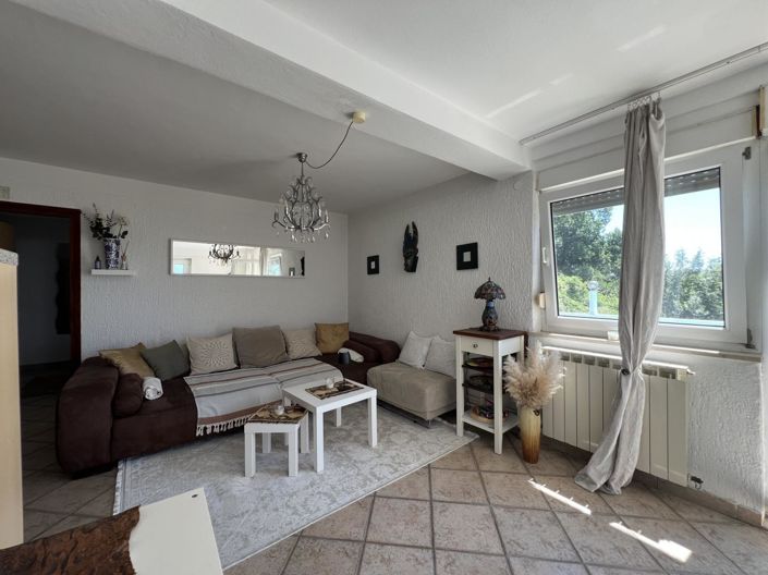 Image No.6-3 Bed Property for sale