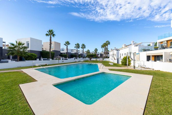 Image No.37-3 Bed Villa for sale