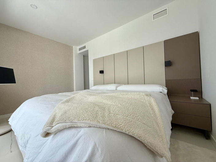 Image No.17-2 Bed Property for sale