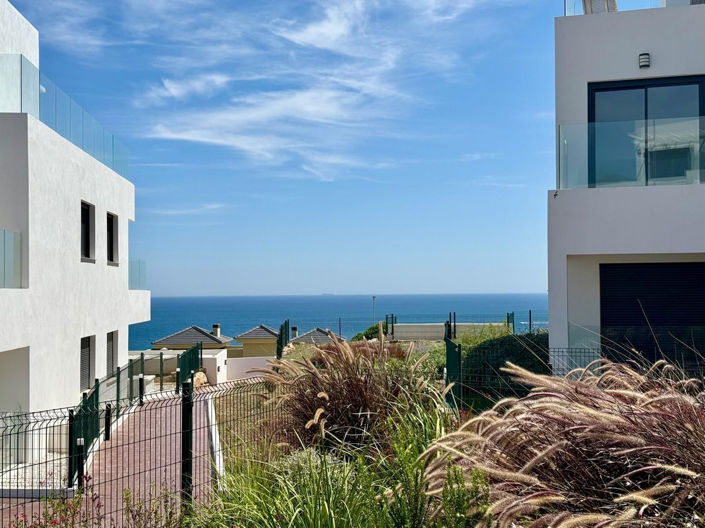 Image No.21-2 Bed Property for sale
