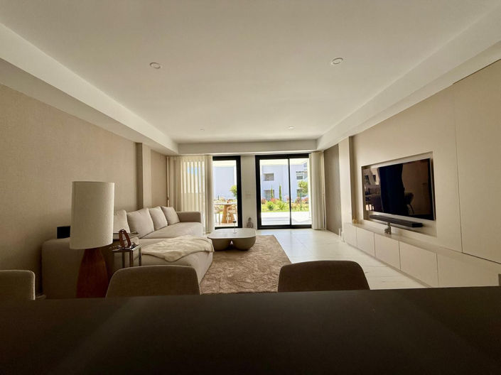 Image No.3-2 Bed Property for sale