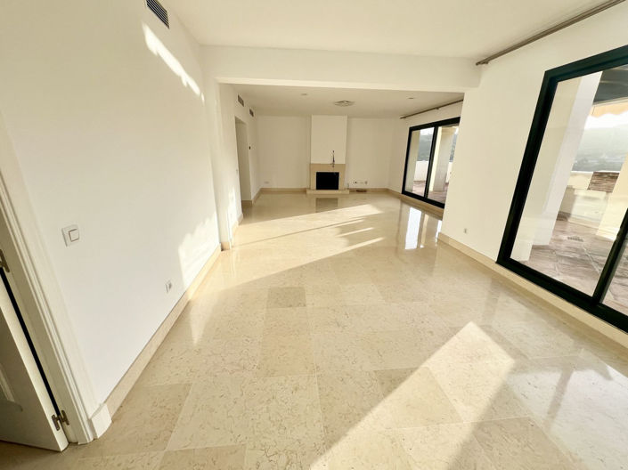 Image No.14-3 Bed Property for sale