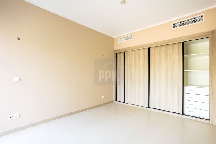Image No.57-2 Bed Townhouse for sale