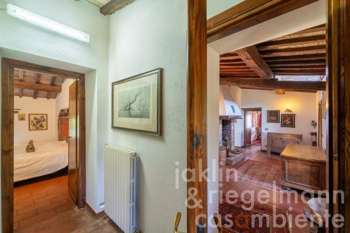 Image No.51-Maison de campagne de 4 chambres à vendre à Montegabbione