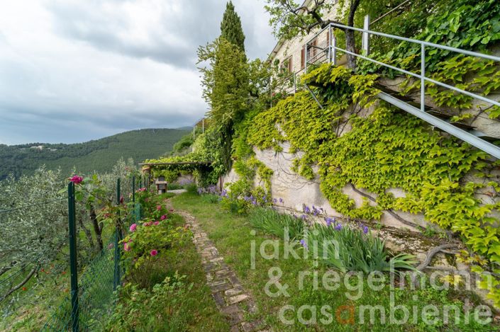 Image No.24-Maison de campagne de 3 chambres à vendre à Spoleto