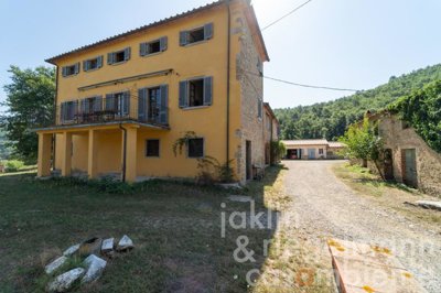 1 - Arezzo, Ferme