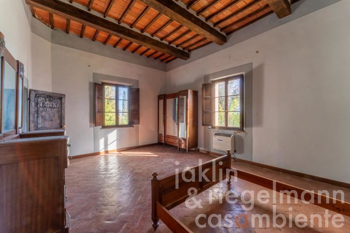 Image No.28-27 Bed Villa for sale