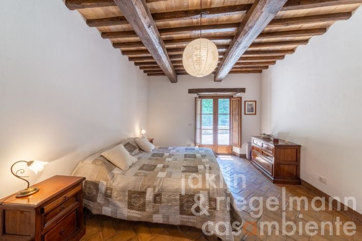 Image No.30-4 Bed Country House for sale