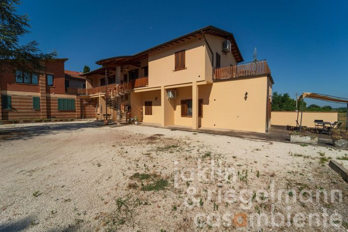 Image No.13-Ferme de 10 chambres à vendre à Castiglione del Lago