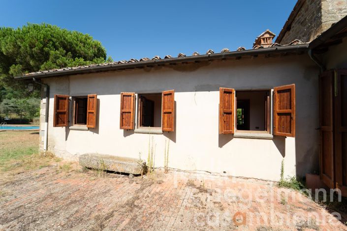 Image No.18-3 Bed Country House for sale