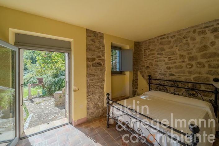 Image No.29-Maison de campagne de 4 chambres à vendre à Umbertide