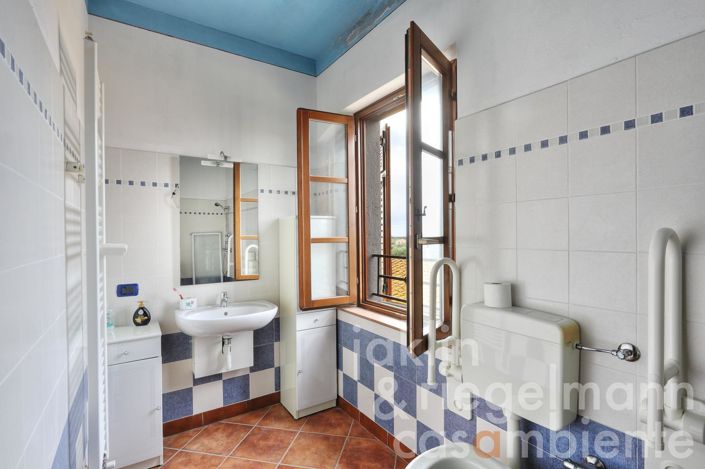 Image No.25-8 Bed Country House for sale