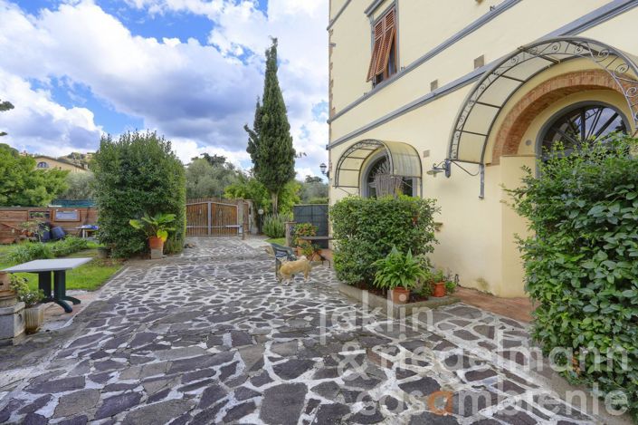 Image No.7-8 Bed Country House for sale