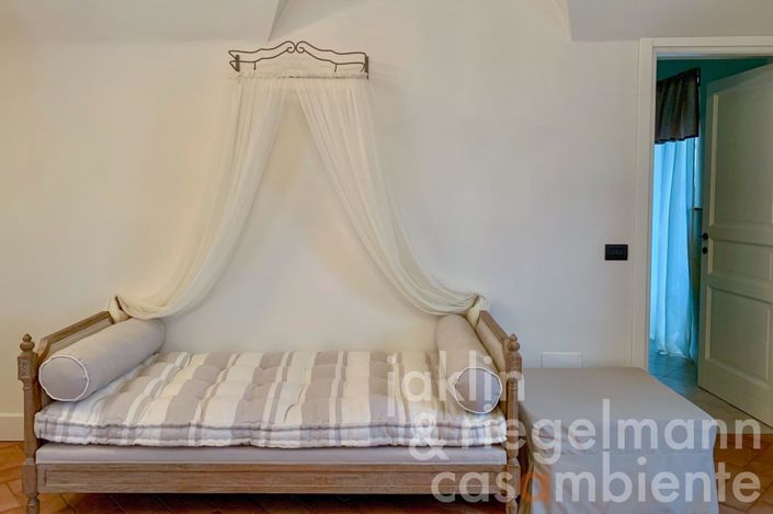 Image No.18-7 Bed Villa for sale