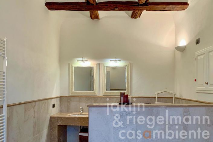 Image No.20-7 Bed Villa for sale