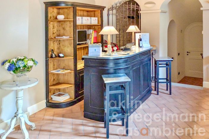 Image No.8-7 Bed Villa for sale