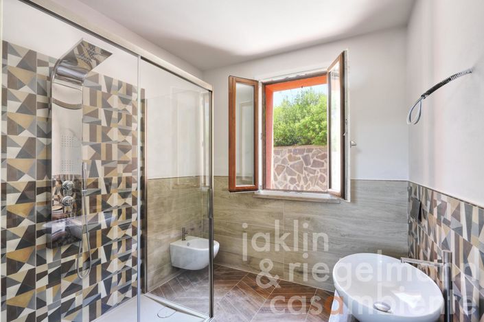 Image No.17-2 Bed Country House for sale