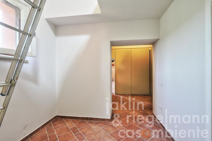Image No.18-2 Bed Country House for sale