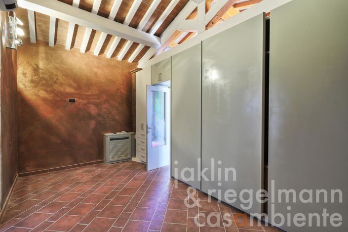 Image No.19-2 Bed Country House for sale