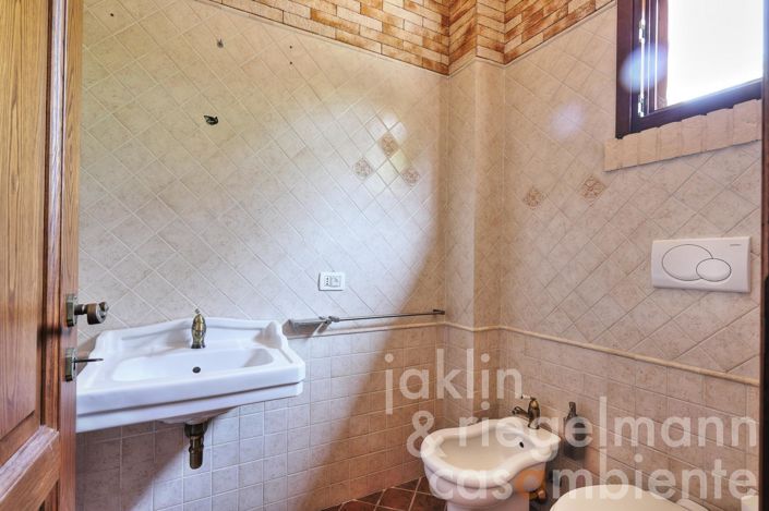 Image No.20-2 Bed Country House for sale
