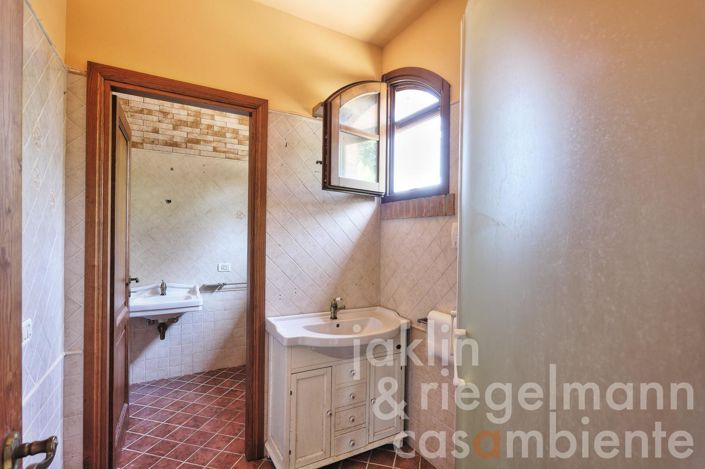 Image No.21-2 Bed Country House for sale