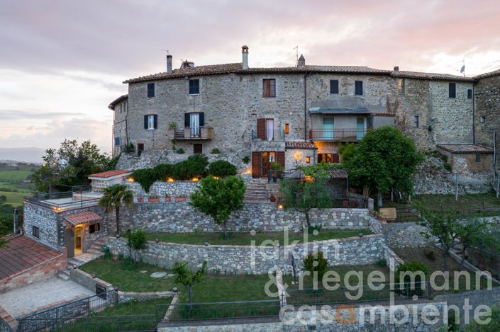 Image No.8-3 Bed Townhouse for sale