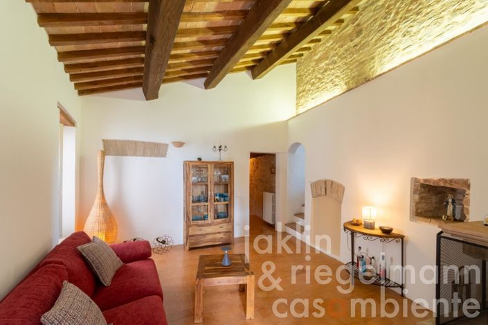 Image No.9-2 Bed Townhouse for sale