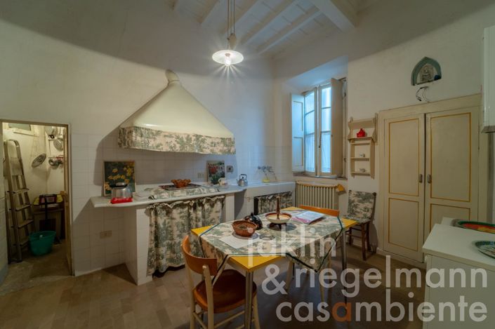 Image No.21-10 Bed Villa for sale
