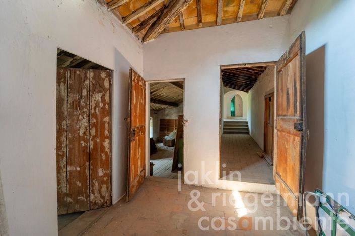 Image No.46-10 Bed Villa for sale