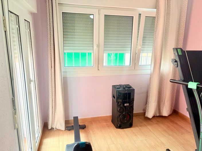 Image No.26-5 Bed House for sale