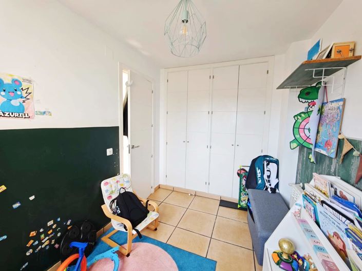 Image No.13-4 Bed Semi-Detached for sale