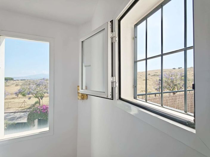 Image No.32-4 Bed Semi-Detached for sale