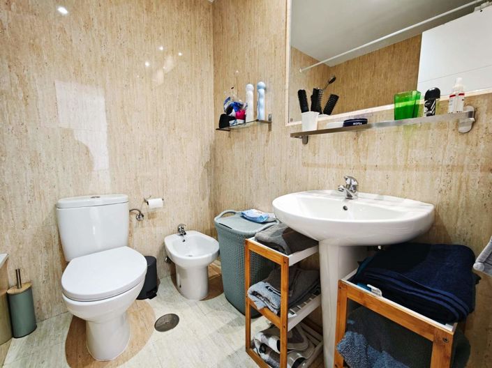 Image No.39-4 Bed Semi-Detached for sale